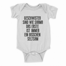 Laden Sie das Bild in den Galerie-Viewer, Strampler &quot;Spruch&quot;